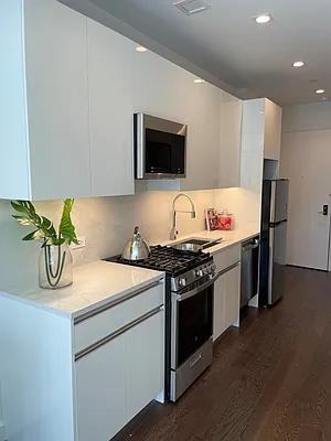 Charlton St #9B - Photo 3 of 14