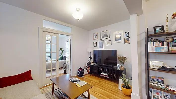 W 17th St #2B - Photo 3 of 15