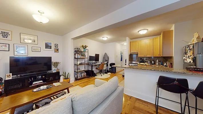 W 17th St #2B - Photo 6 of 15