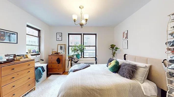 W 17th St #2B - Photo 7 of 15