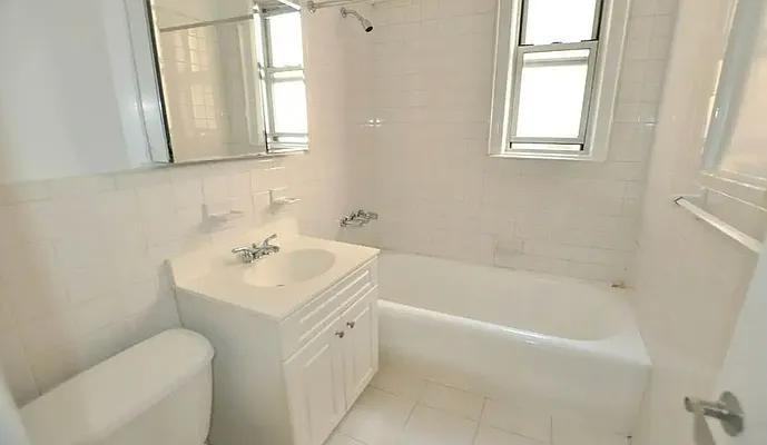 W 13th St #07 - Photo 4 of 20