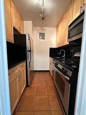 E 19th St #4M - Photo 6 of 20