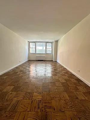 E 19th St #4M - Photo 7 of 20