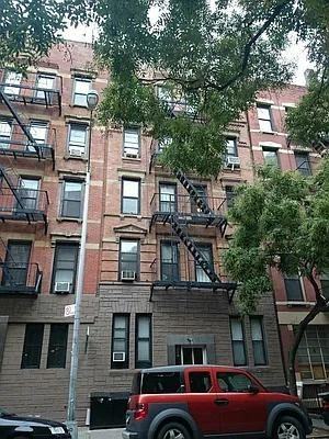 W 16th St #4C - Photo 6 of 13