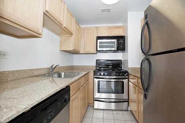 Washington St #7C - Photo 2 of 20