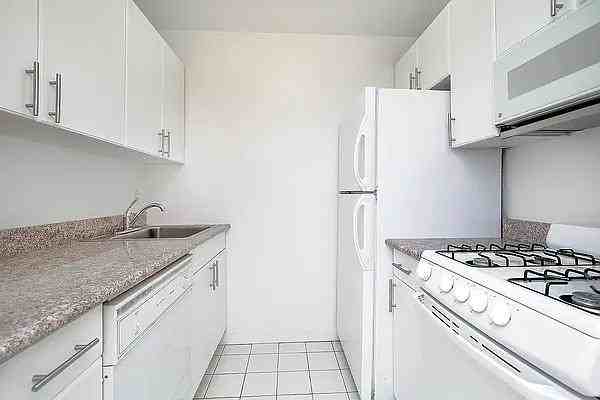 Mulberry St #4F - Photo 4 of 20