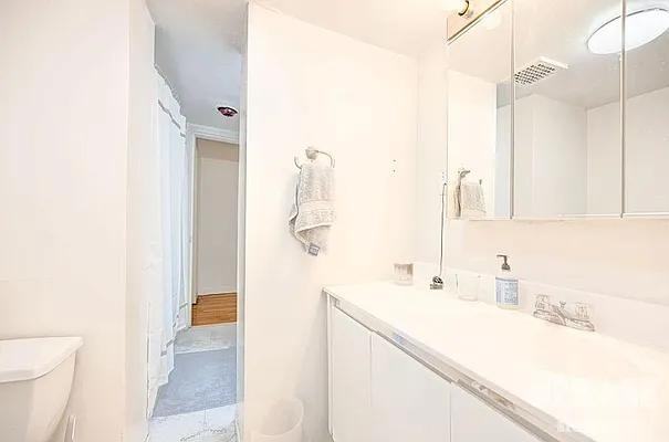 Grove St #5M - Photo 3 of 8