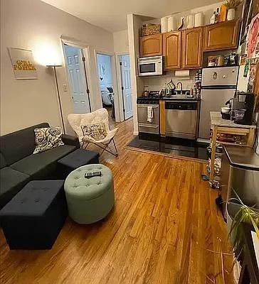 Thompson St #8 - Photo 3 of 9