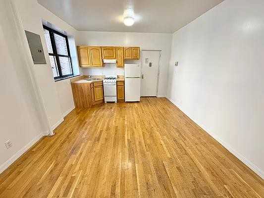 Mott St #A15 - Photo 2 of 20