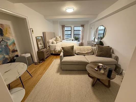 E 12th St #7G - Photo 2 of 20