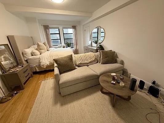 E 12th St #7G - Photo 3 of 20