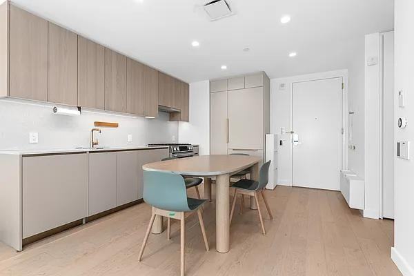 Court Sq #3909 - Photo 2 of 19