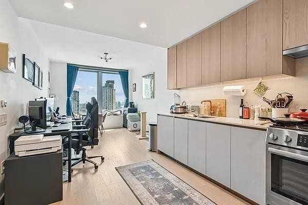 Court Sq #3509 - Photo 7 of 10