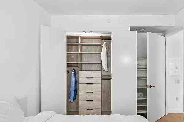 Court Sq #1104 - Photo 5 of 11