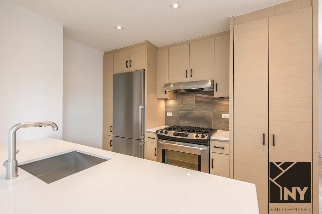 Cliff St #1B - Photo 3 of 7