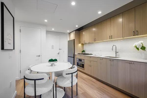 W 96th St #1605 - Photo 2 of 7