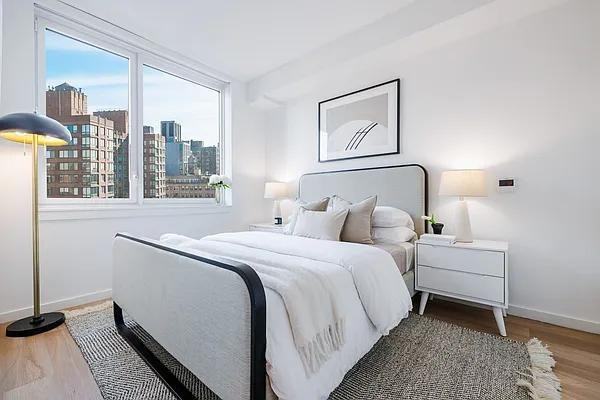 W 96th St #1605 - Photo 4 of 7