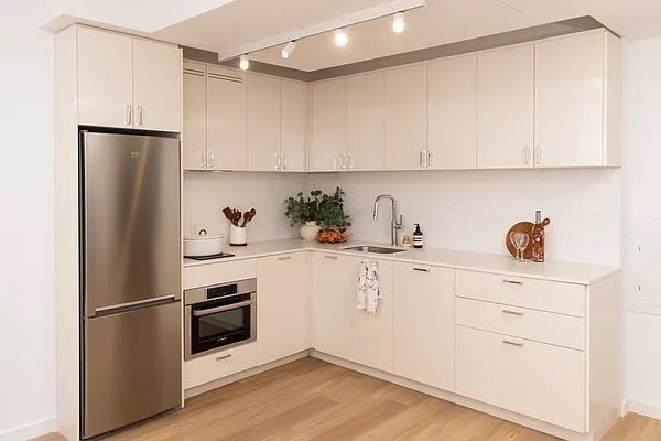 W 96th St #0408 - Photo 2 of 7