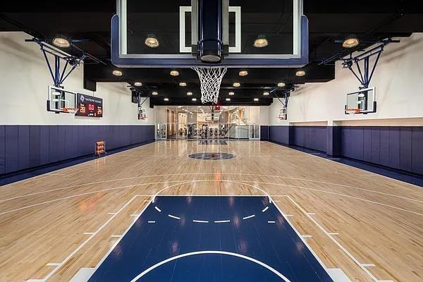 W 61st St #926 - Photo 7 of 20