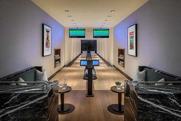 W 61st St #1917 - Photo 4 of 14