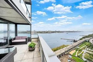 featured image of Riverside Blvd