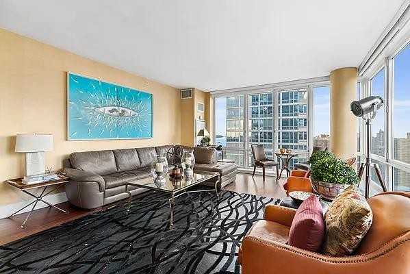 Riverside Blvd #3102 - Photo 2 of 20