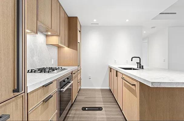 W 122nd St #6G - Photo 4 of 20