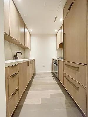 W 122nd St #6F - Photo 4 of 20