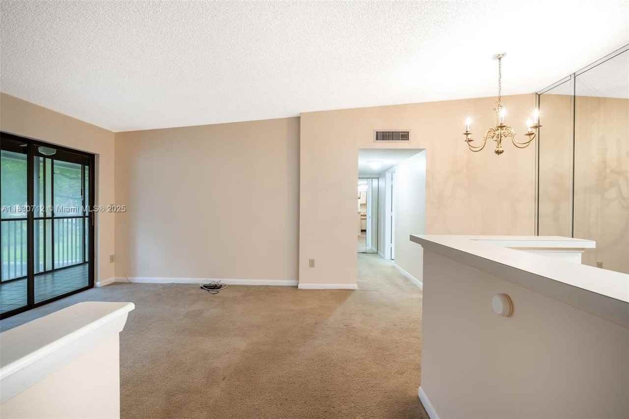 10869 W Clairmont Cir #209 - Photo 7 of 32