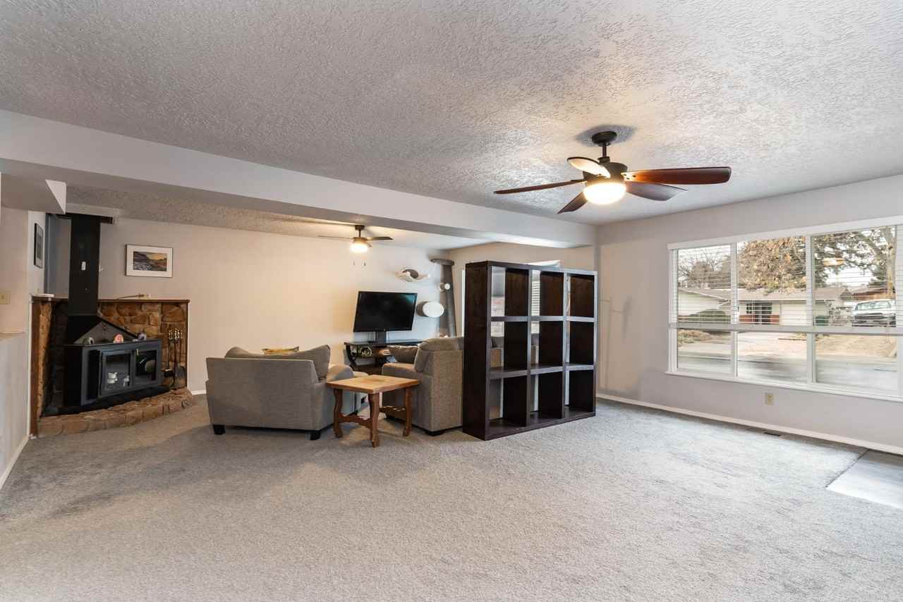 117 E 35th St - Photo 2 of 21