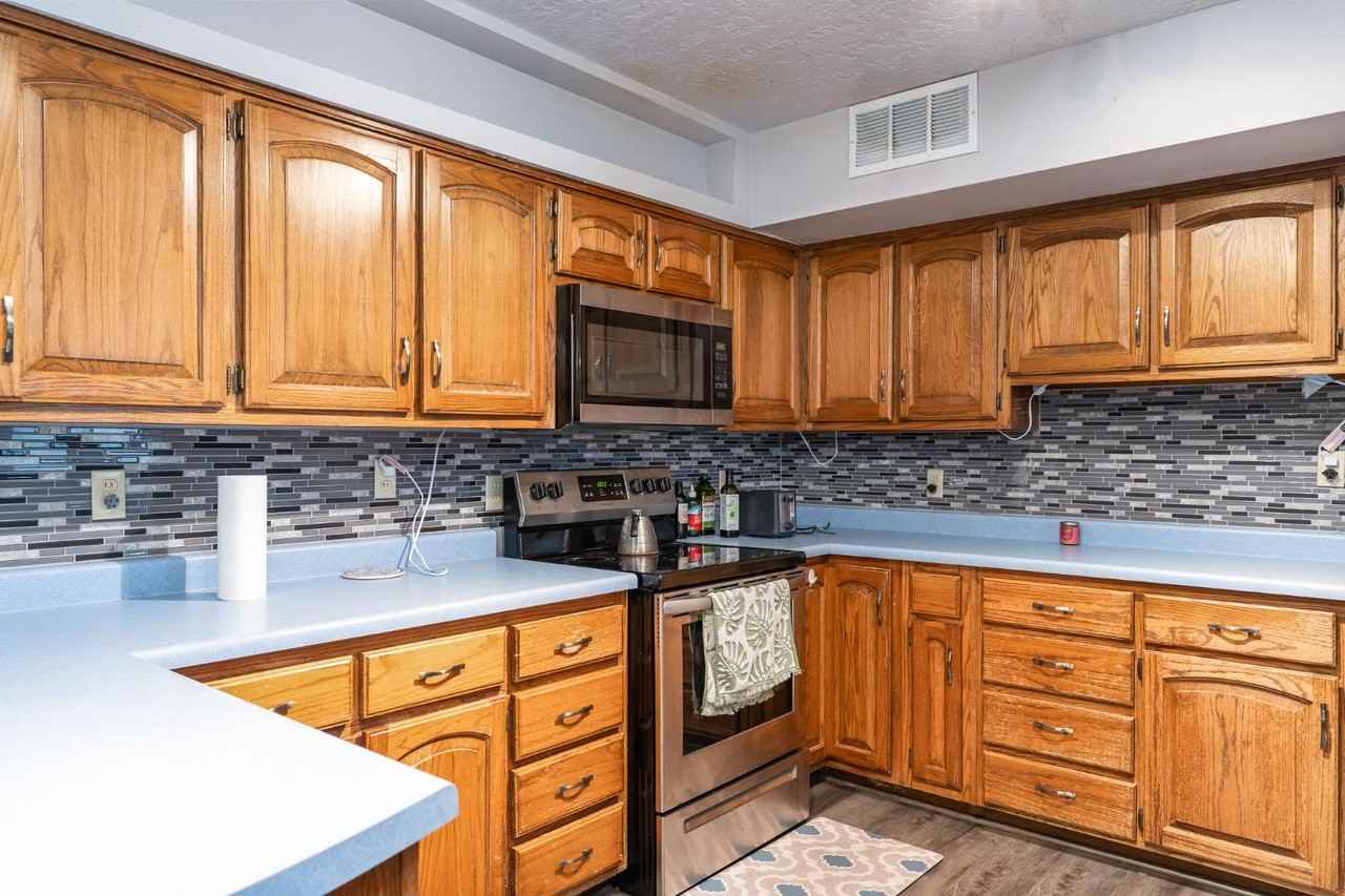 117 E 35th St - Photo 4 of 21