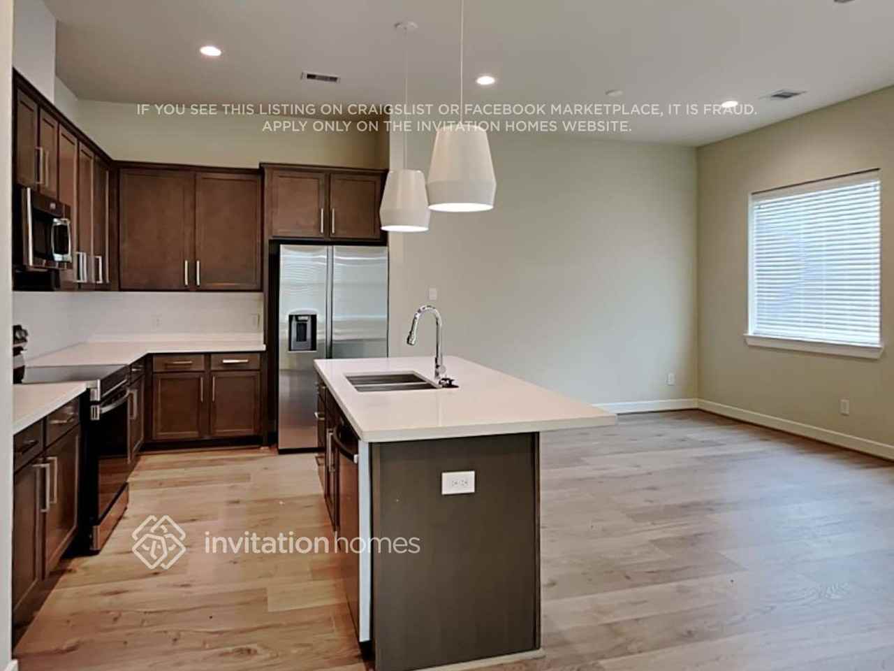 10522 Executive Lake Dr - Photo 6 of 19