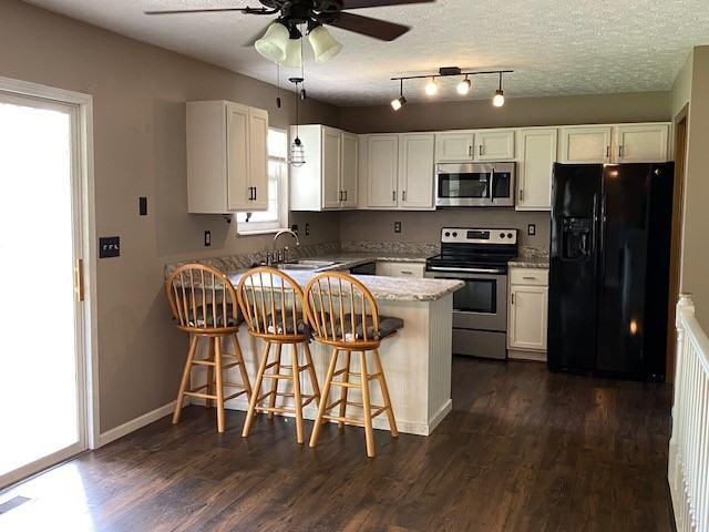 812 Woodland Drive - Photo 3 of 16