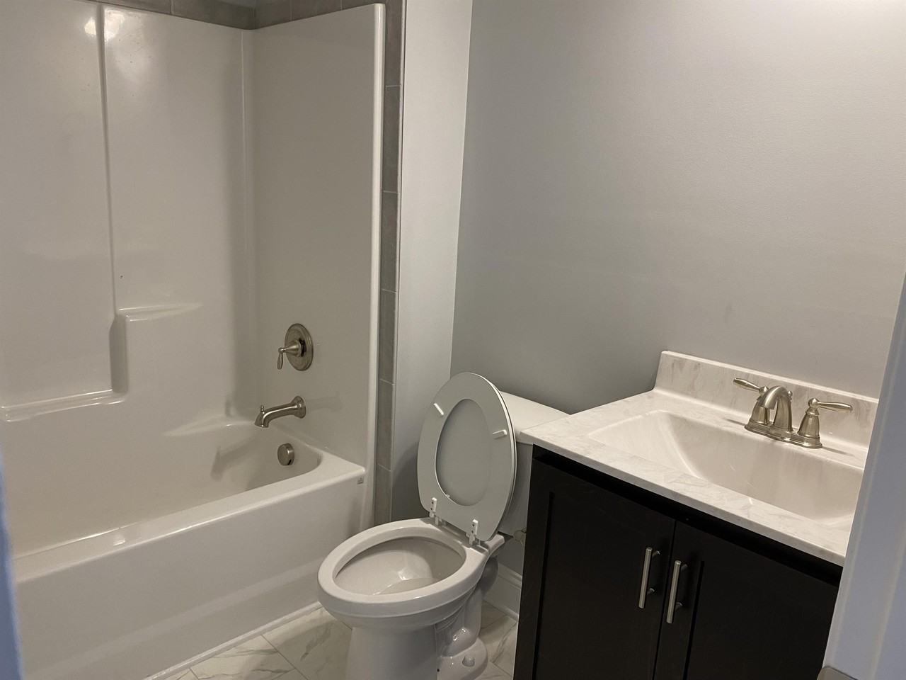 76 Kingsly Dr - Photo 4 of 18