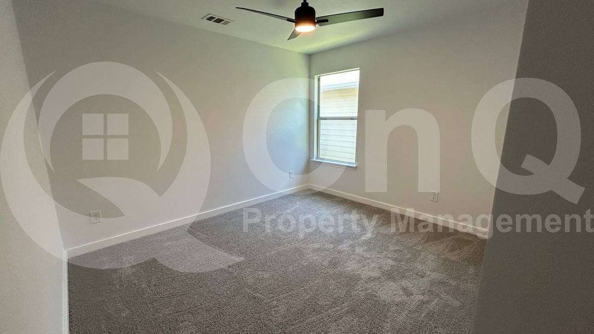 1028 Aviary - Photo 2 of 10