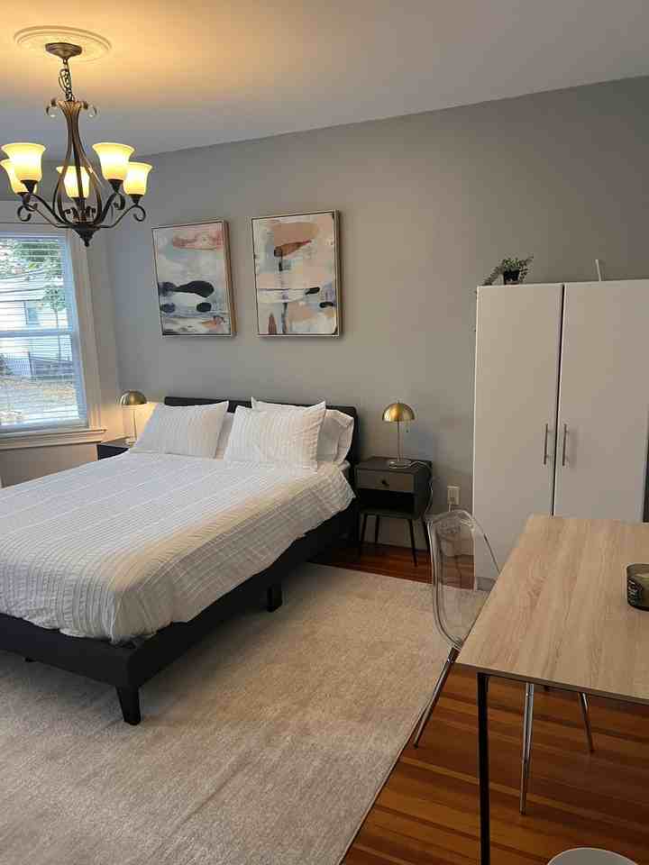 72 Bakersfield St - Photo 3 of 10