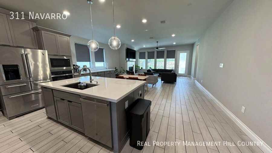 311 Navarro - Photo 2 of 24