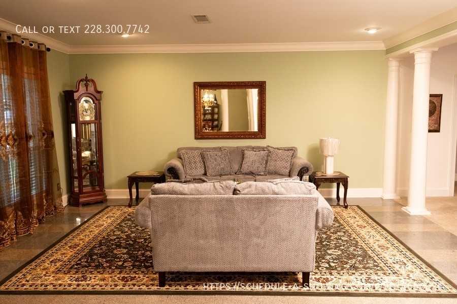 110 Little John Ln - Photo 2 of 33