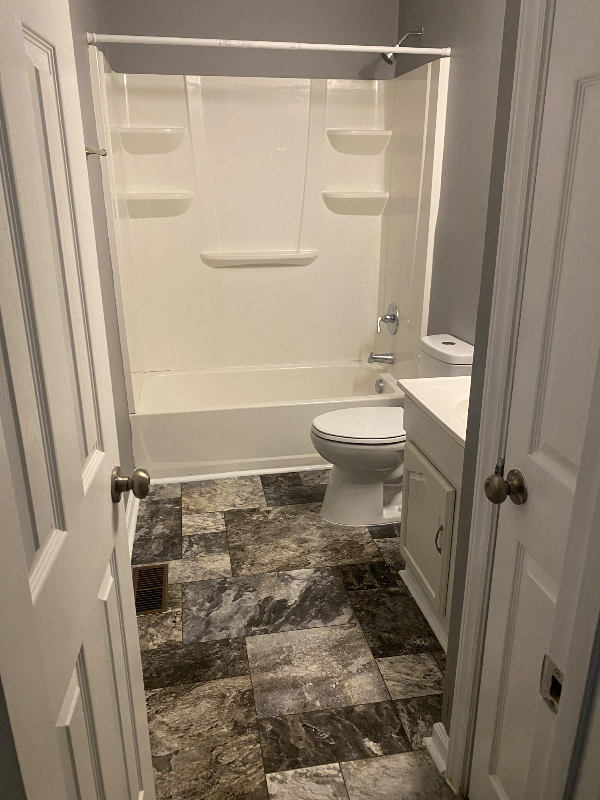 828 Lincoln Dr - Photo 2 of 9