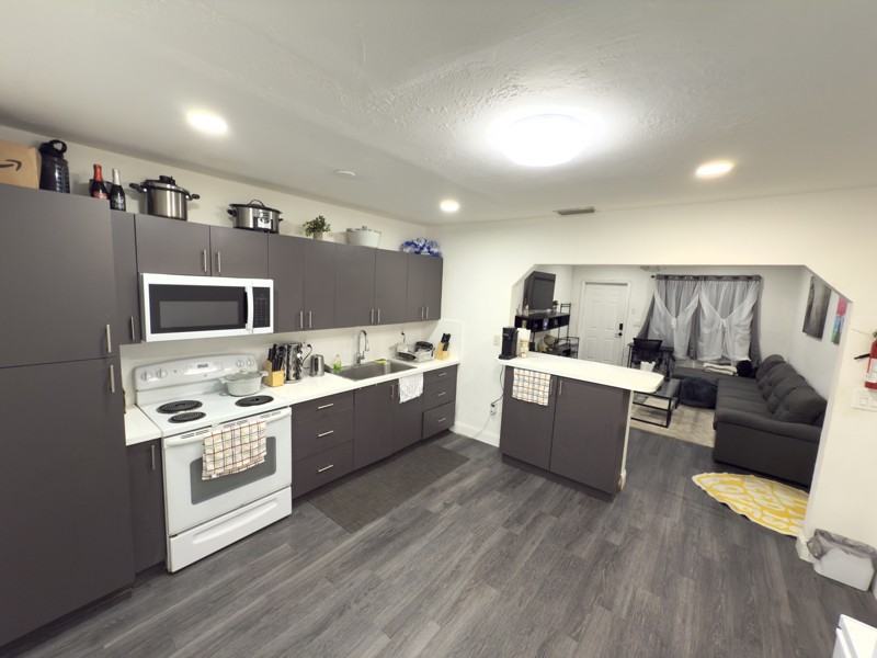 6144 Sw 30th St #W - Photo 7 of 13