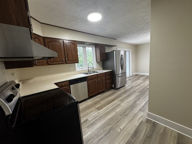 231 N Center St - Photo 3 of 20