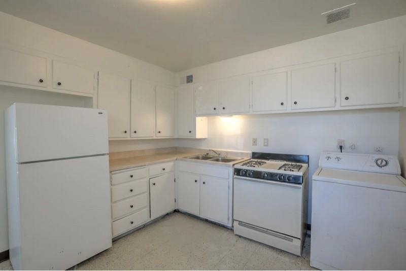 3516 Crest Ave Se - Photo 6 of 16