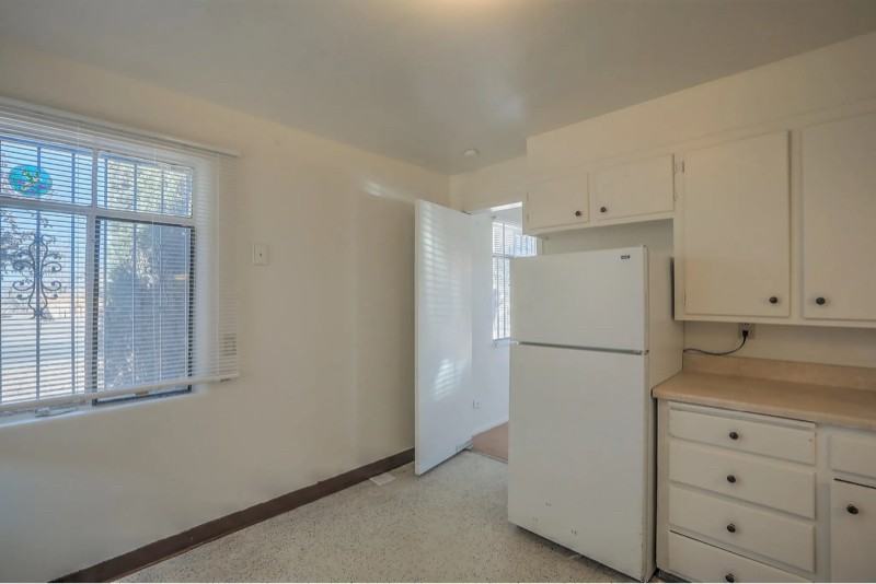 3516 Crest Ave Se - Photo 7 of 16