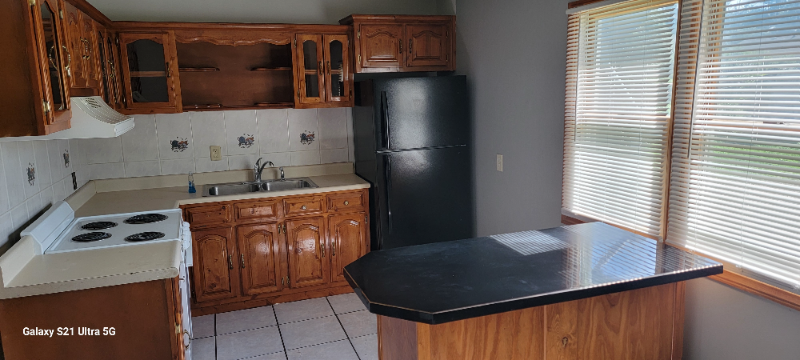 515 Eugene Pl - Photo 3 of 8