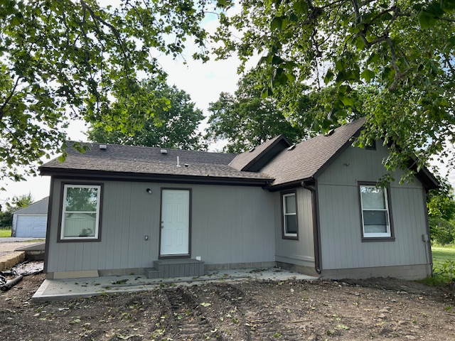 20409 E 175th St - Photo 2 of 16