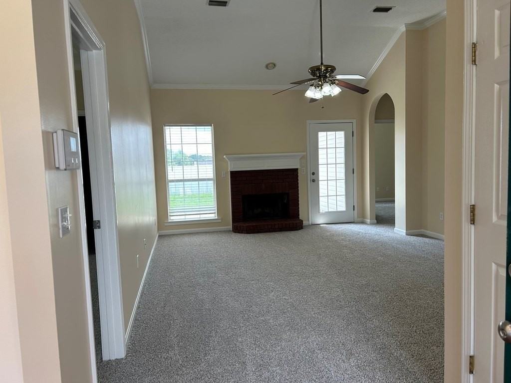 240 Princeton Dr - Photo 2 of 14