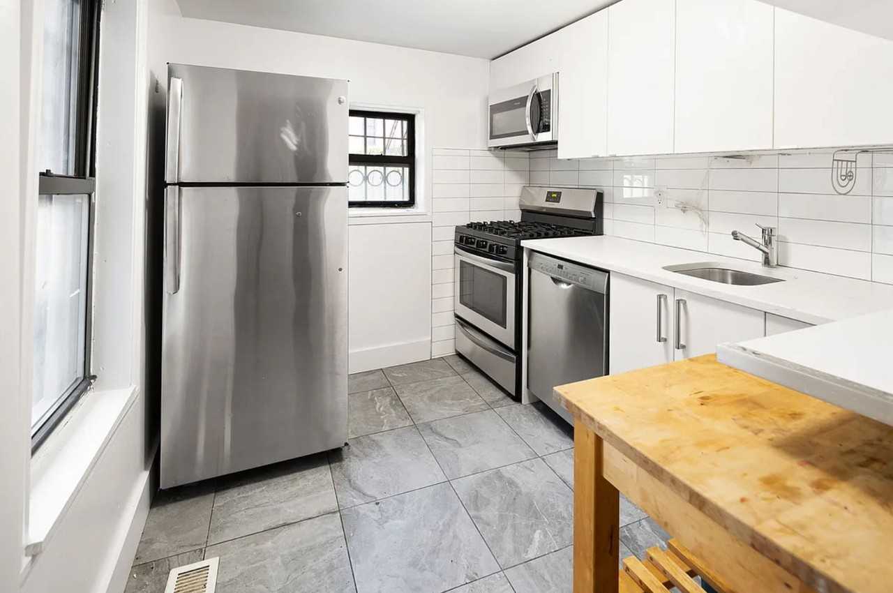 Halsey St - Photo 6 of 8