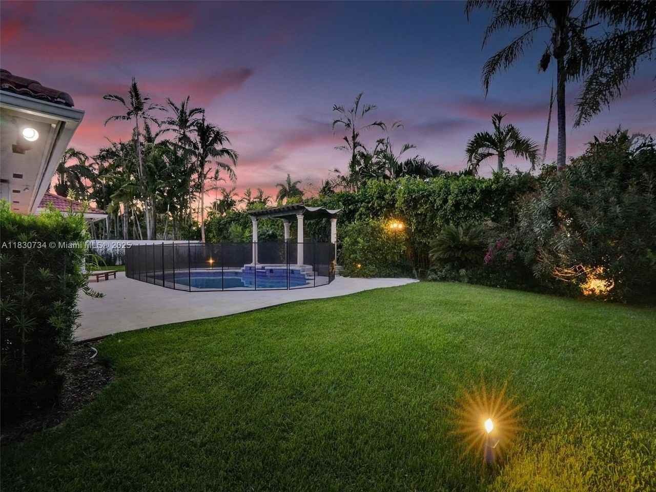 12401 Sw 77th St #12401 - Photo 4 of 50