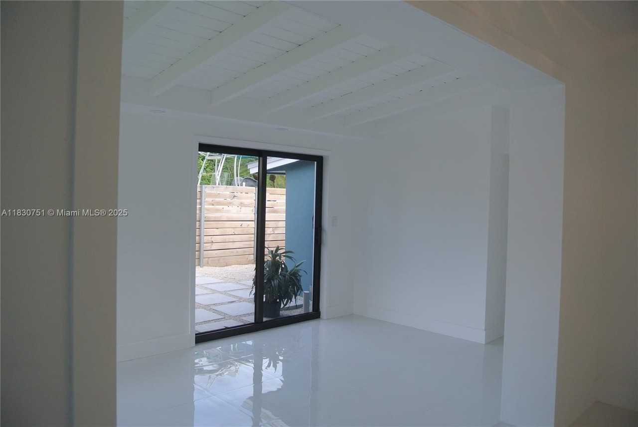 10230 Dolphin Rd #1 - Photo 7 of 28