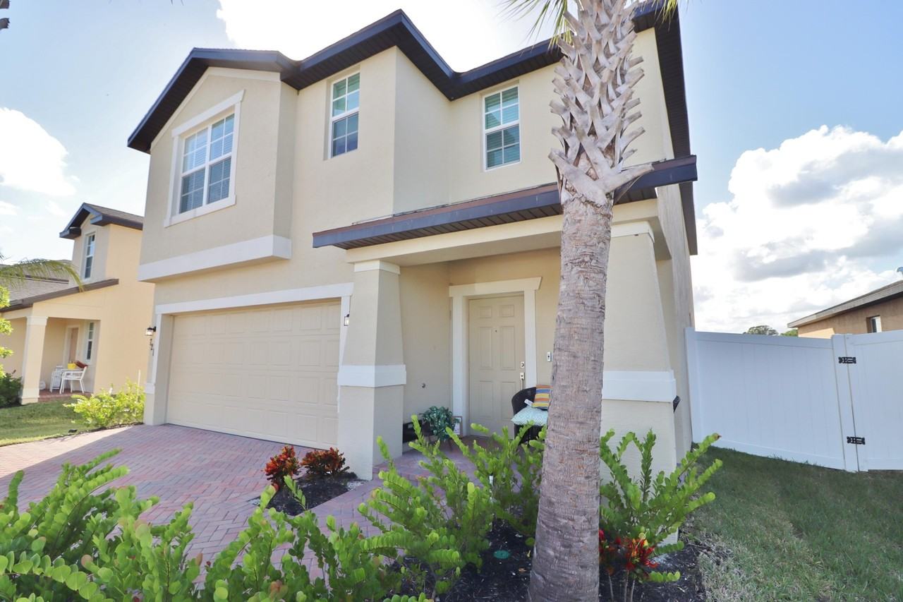 721 Worlington Lane - Photo 2 of 39